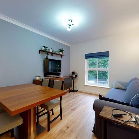 Lovely 2-Bedroom Flat Near Highgate Лондон Екстериор снимка